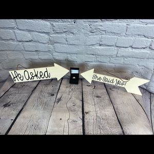 Customizable wooden photo props.
